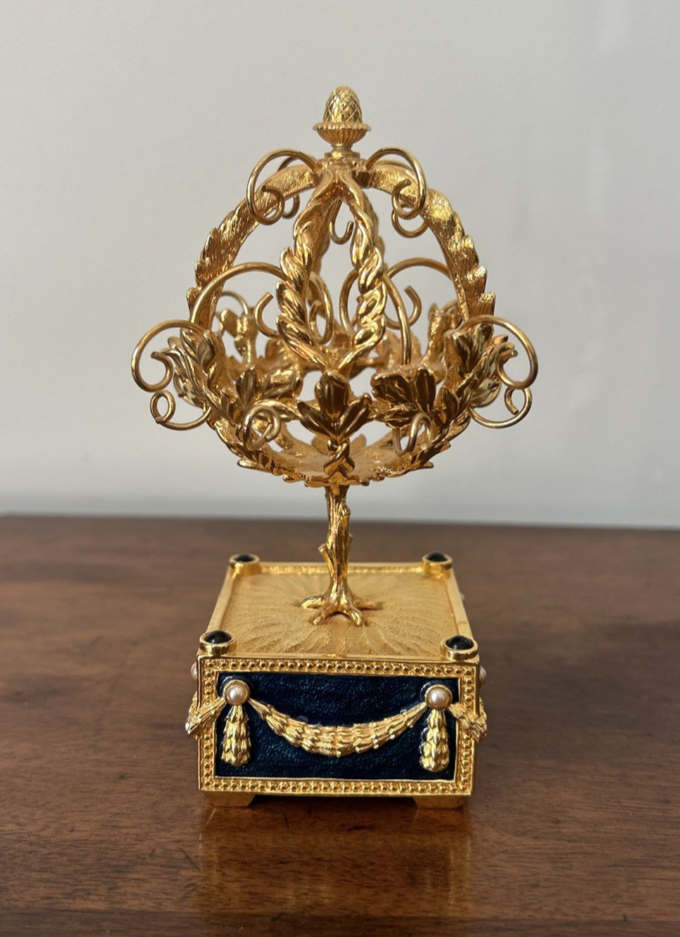 Vintage Joan Rivers Faberge Egg Charm Display Topiary Tree Gold Tone 5.75”